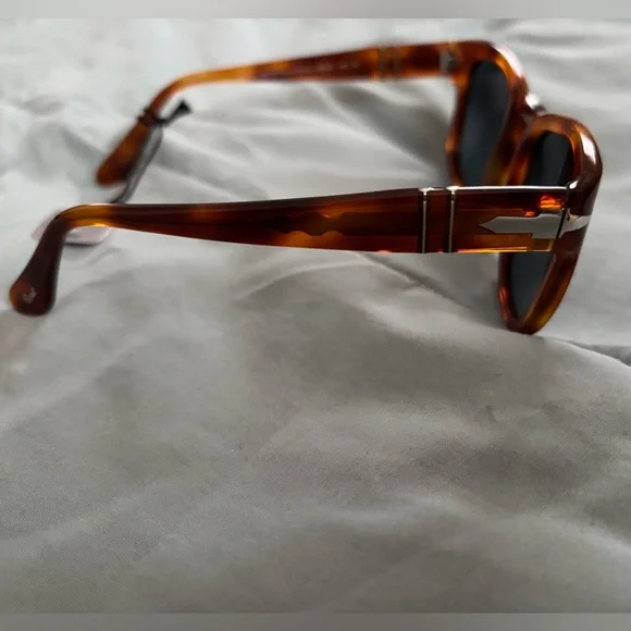 Persol NIB Tortoise Shell Sunglasses Unisex PO3313S Persol NIB Tortoise Shell Sunglasses Unisex PO3313S main image 3